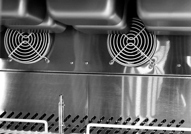 44'' Pizza Prep Table - Image 9