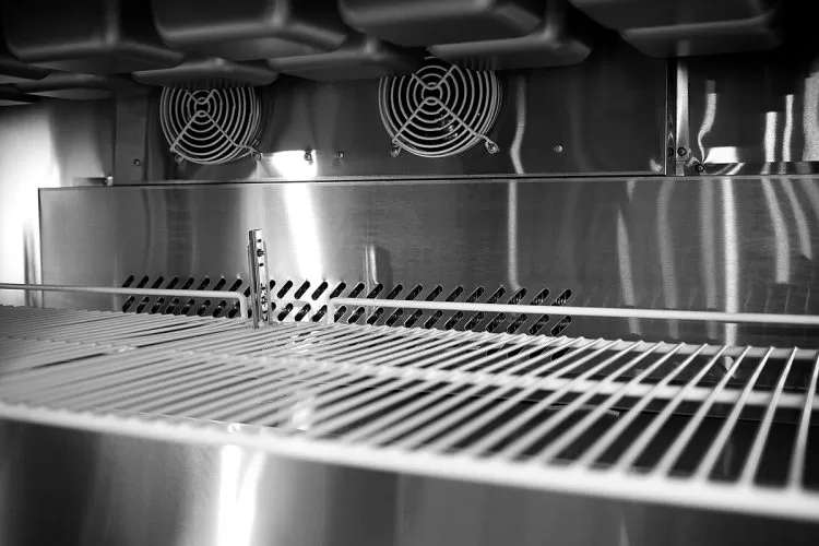44'' Pizza Prep Table - Image 10
